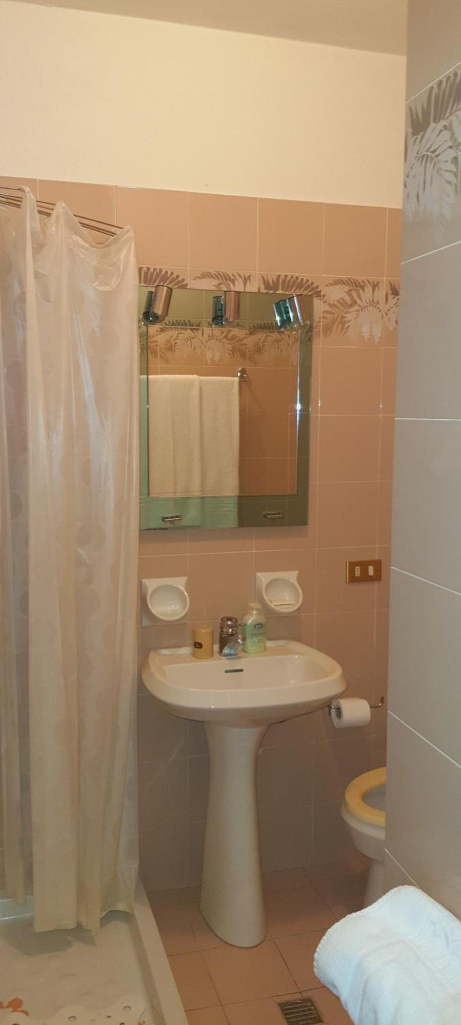 La Grotta San Michele Hotel Montevettolini ภายนอก รูปภาพ